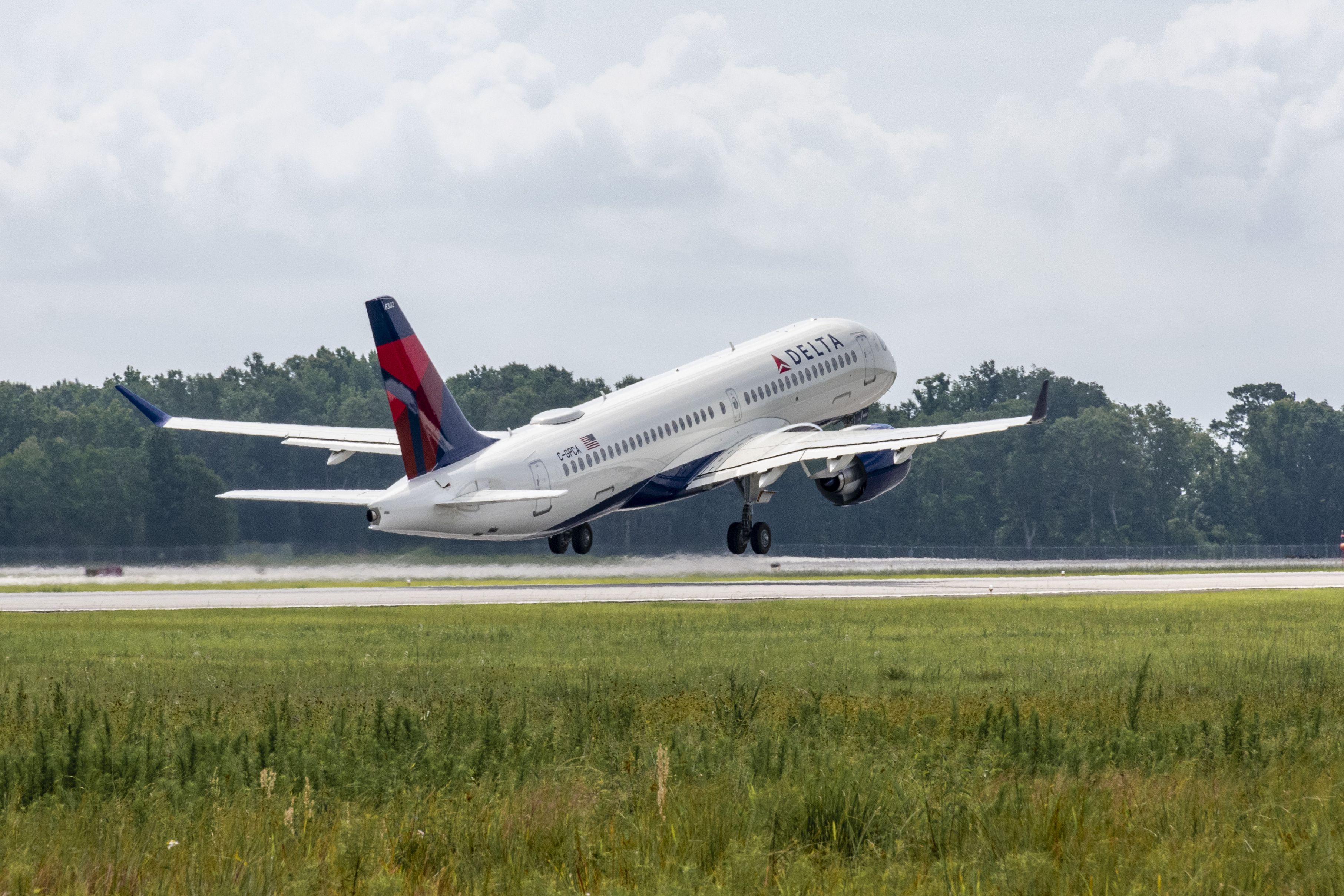 A Delta C-Series 300/A220-300